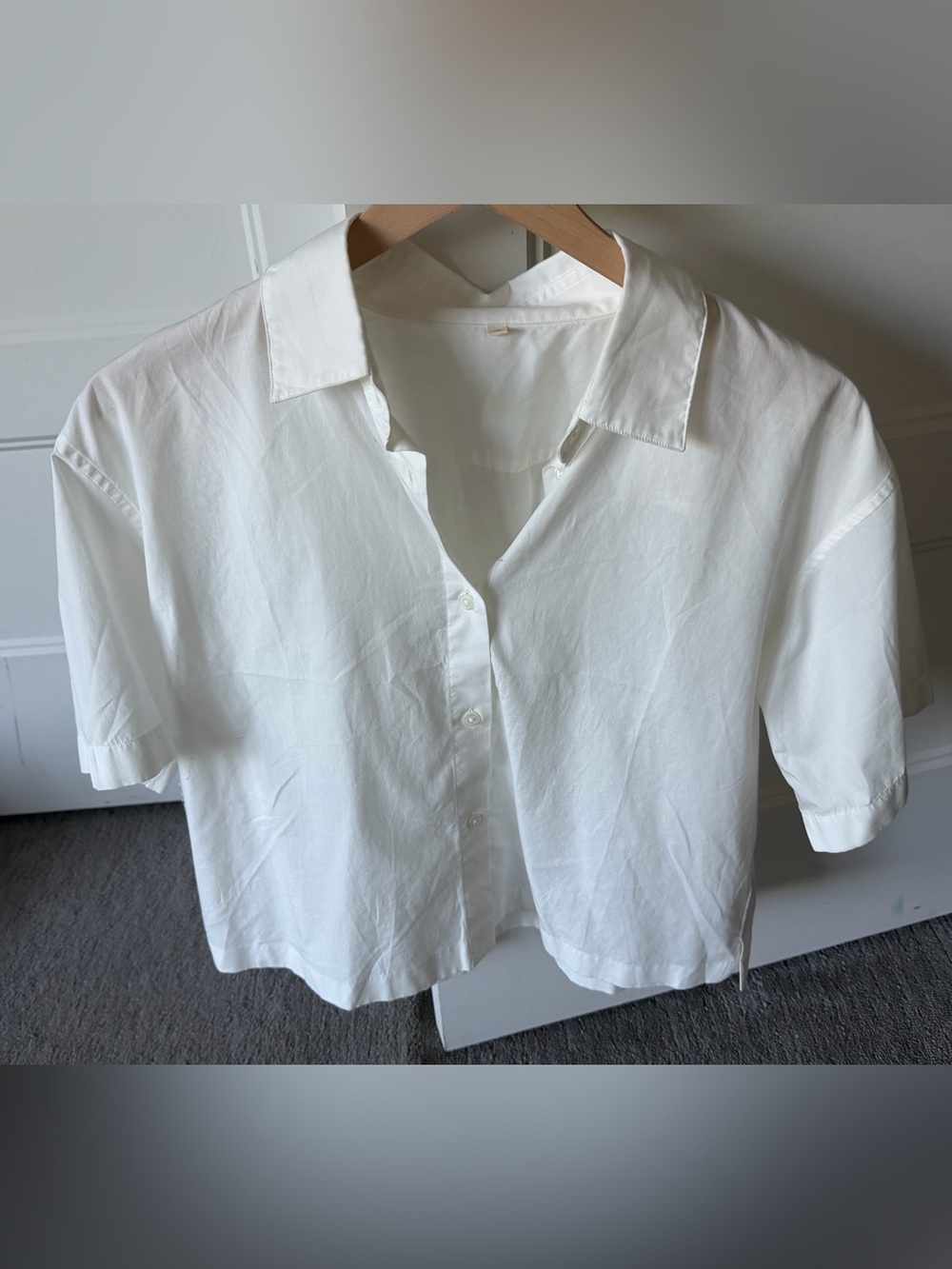 Muji White Cropped Button-Up Short Sleeve Blouse